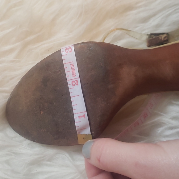 True vintage lucite Cinderella heels - Picture 7 of 8